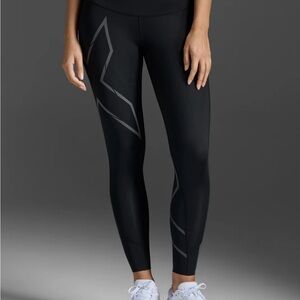 2XU Black Light Speed Mid-Rise Compression Tights
